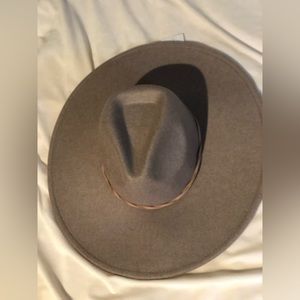 Treasure bond hat